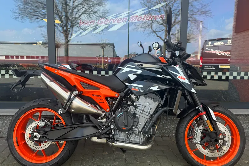 KTM 890 Zo goed als KTM DUKE GP met slechts (2023)