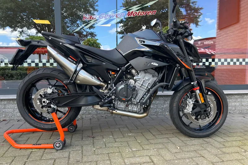 KTM 890 Duke (2021)