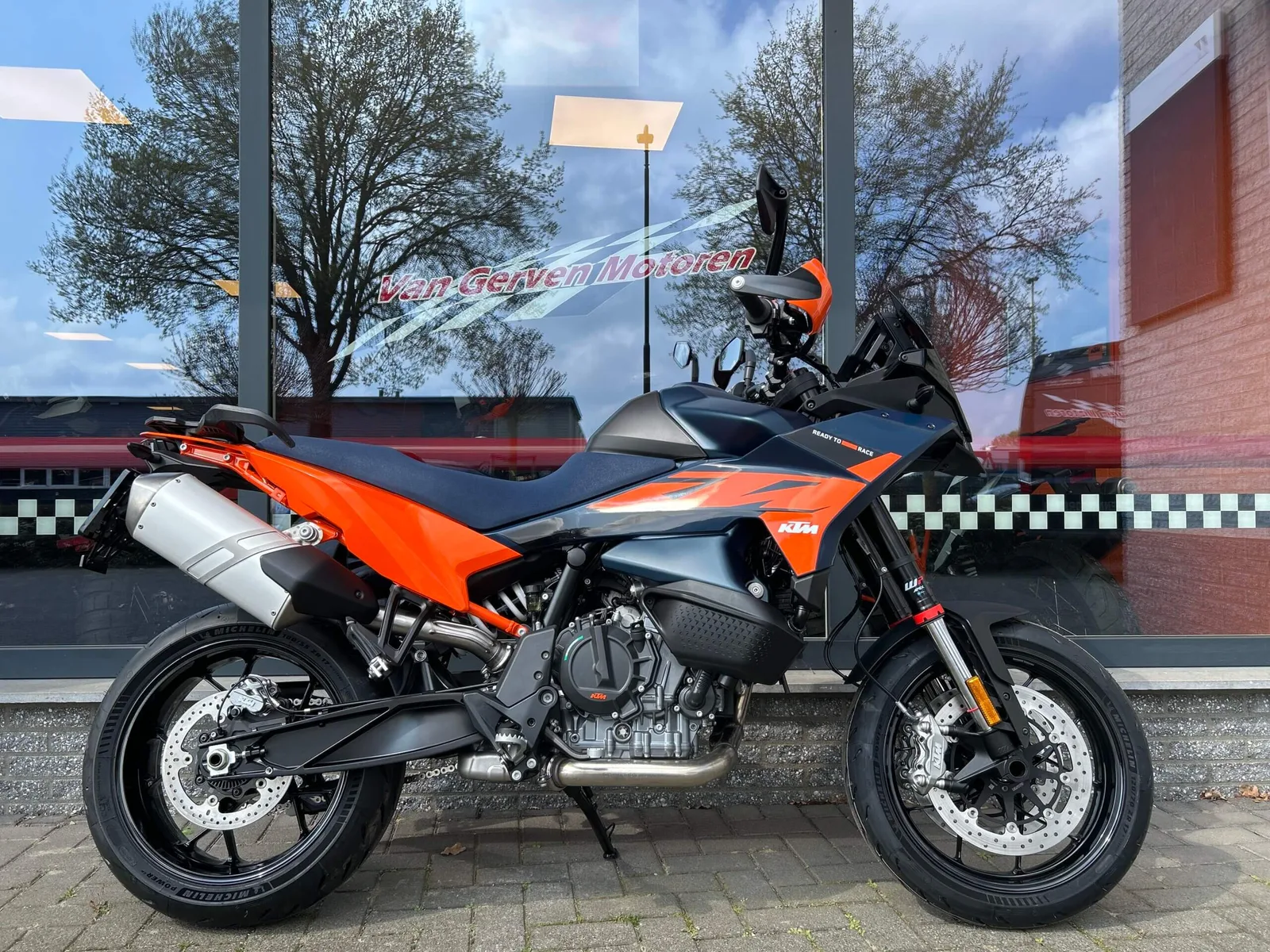 KTM 890 (2026) — foto 1