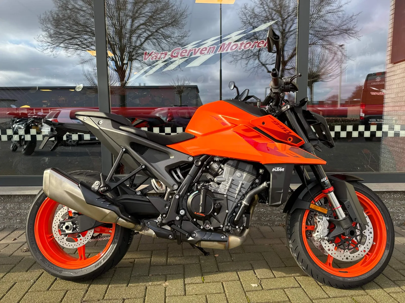 KTM 990 (2026) — foto 1