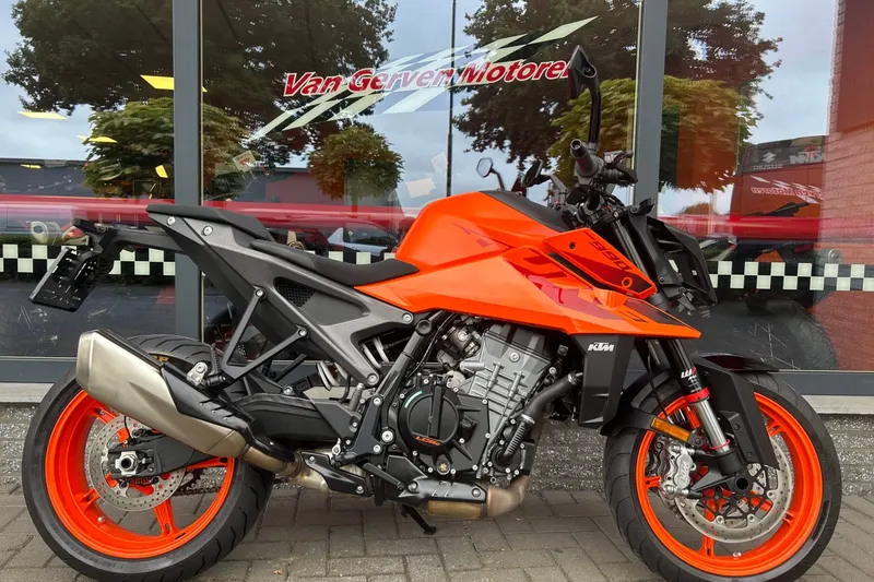 KTM 990 In (2025)