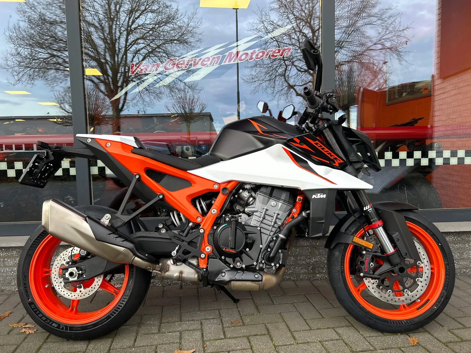 KTM 990 (2026) — foto 1