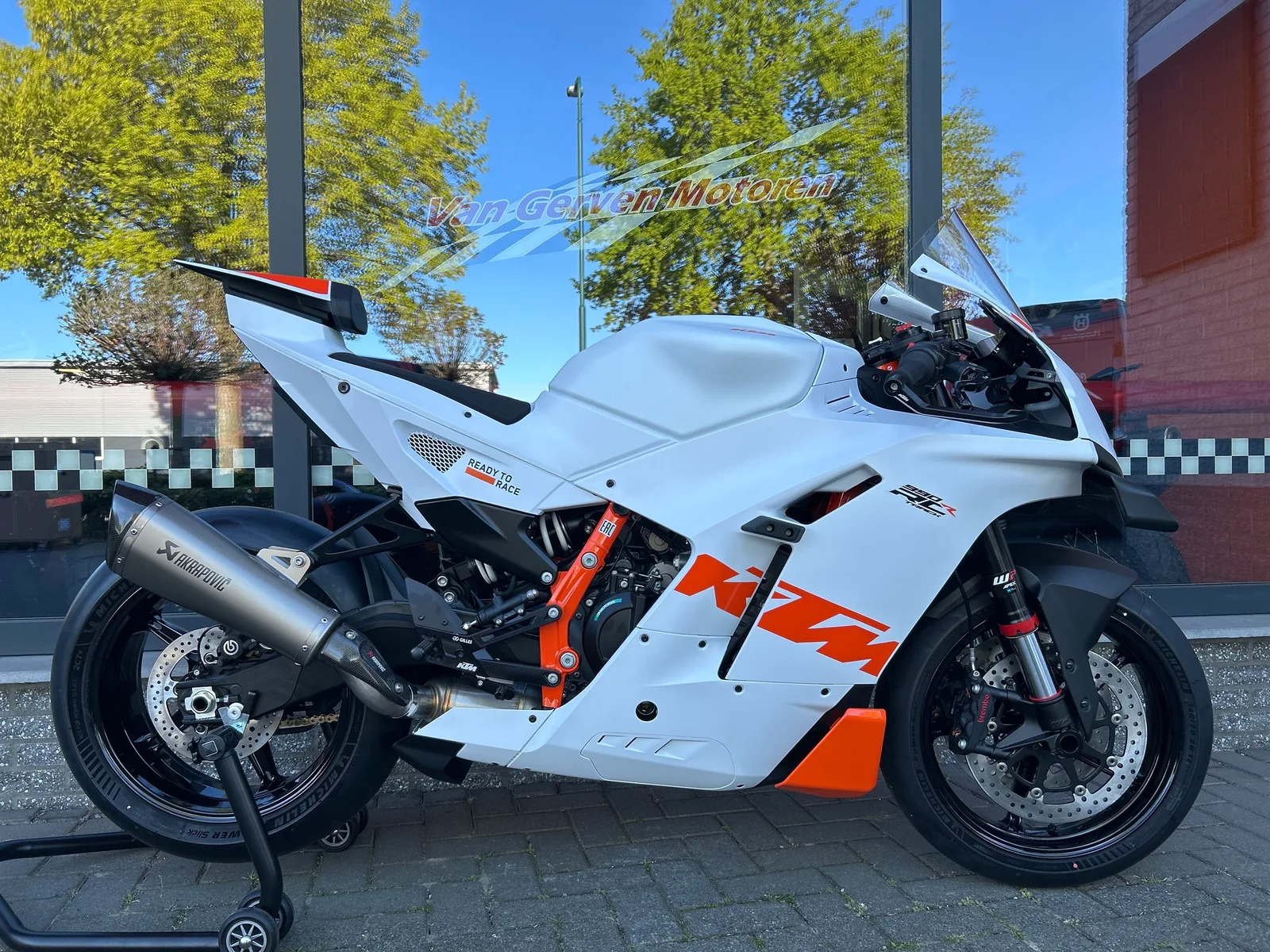 KTM 990 (2026) — foto 1