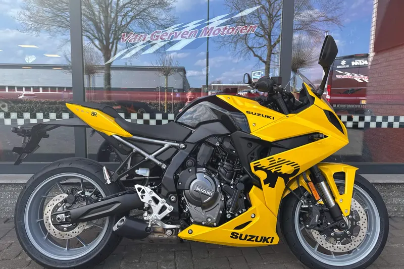 Suzuki GSX-8R (0)