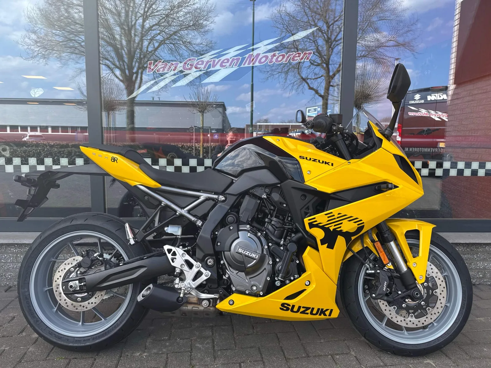 Suzuki GSX-8R (0) — foto 1