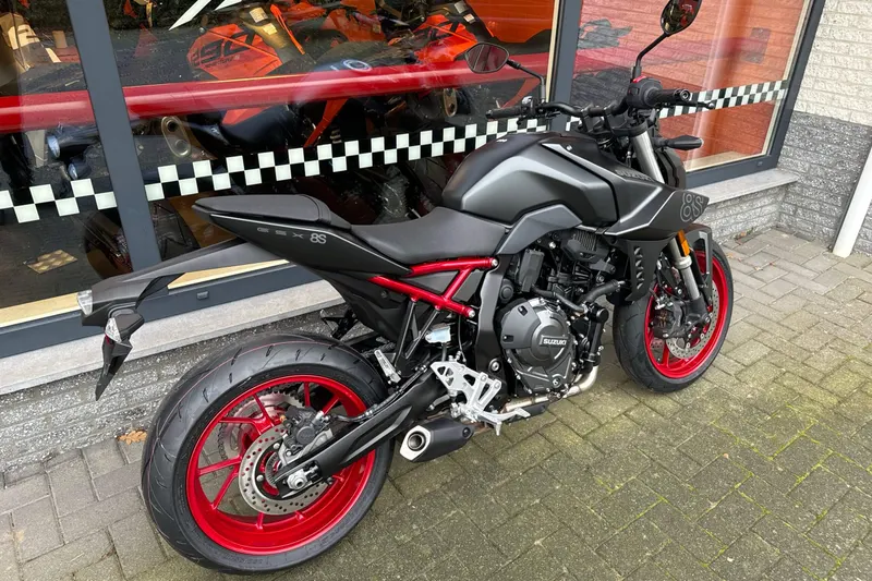 Suzuki GSX-8S (0)