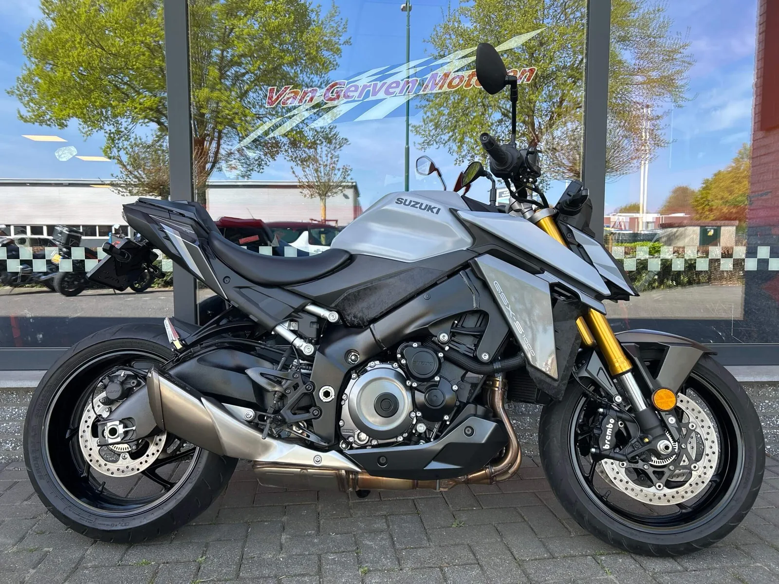 Suzuki GSX-S Hele (2021) — foto 1