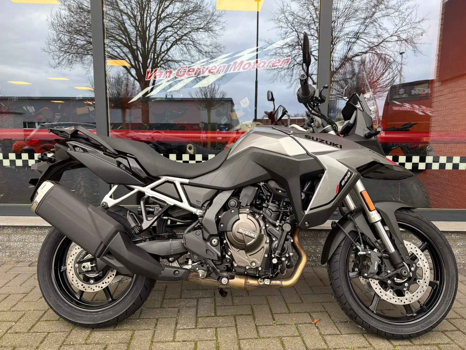 Suzuki V-Strom (2026) — foto 1