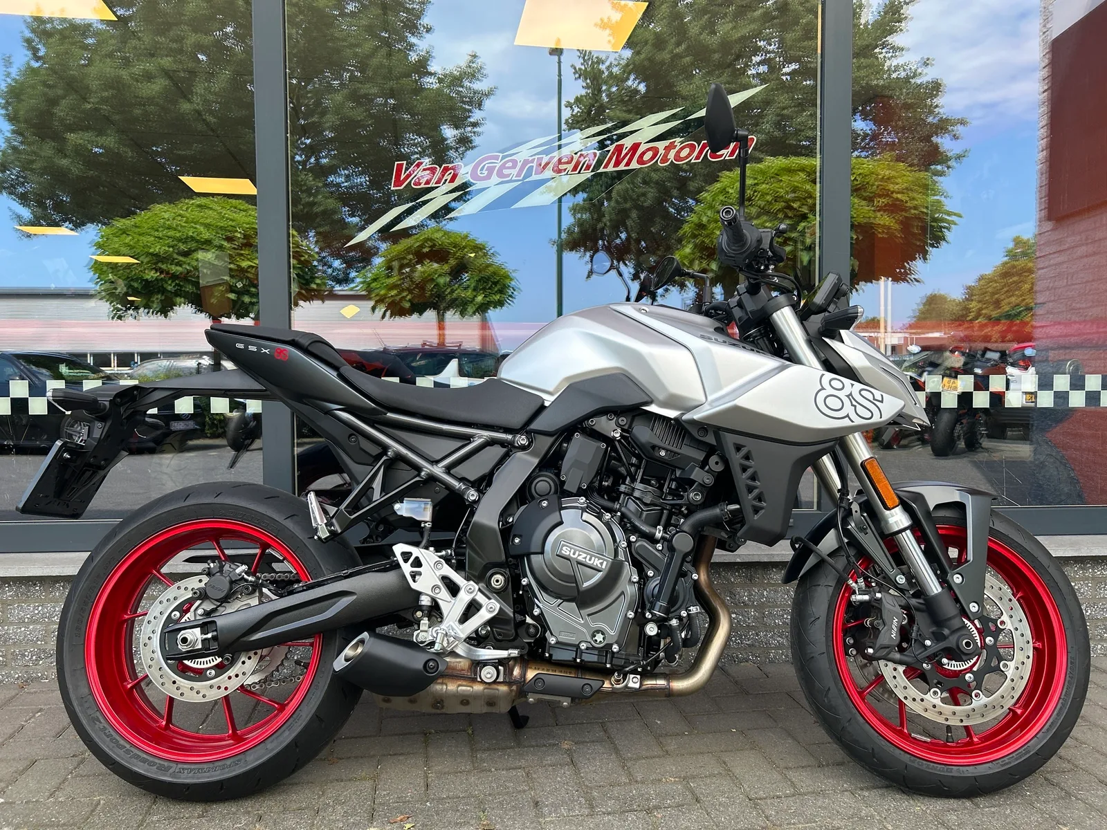 Suzuki GSX-8S (2026) — foto 1