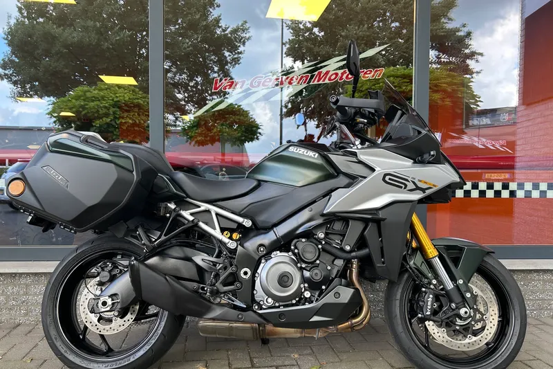 Suzuki GSX-S Voorzien van: Zijkoffers Handvatverwarming Brembo hoofdremcilinder (2024)