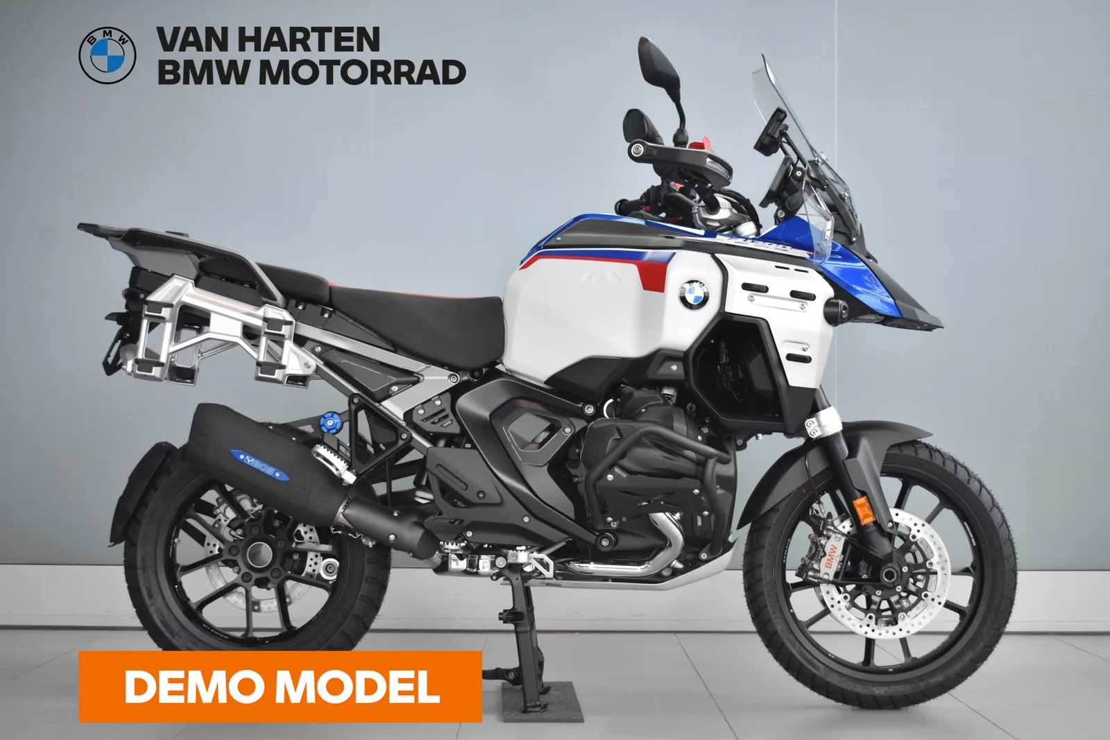 BMW R 1300 GS Adventure Trophy (2026) — foto 1