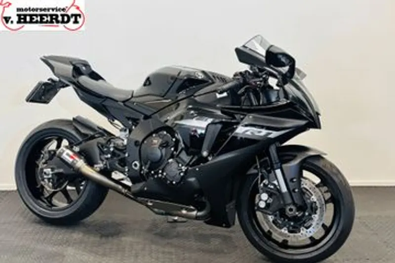Yamaha YZF-R1 (2024)