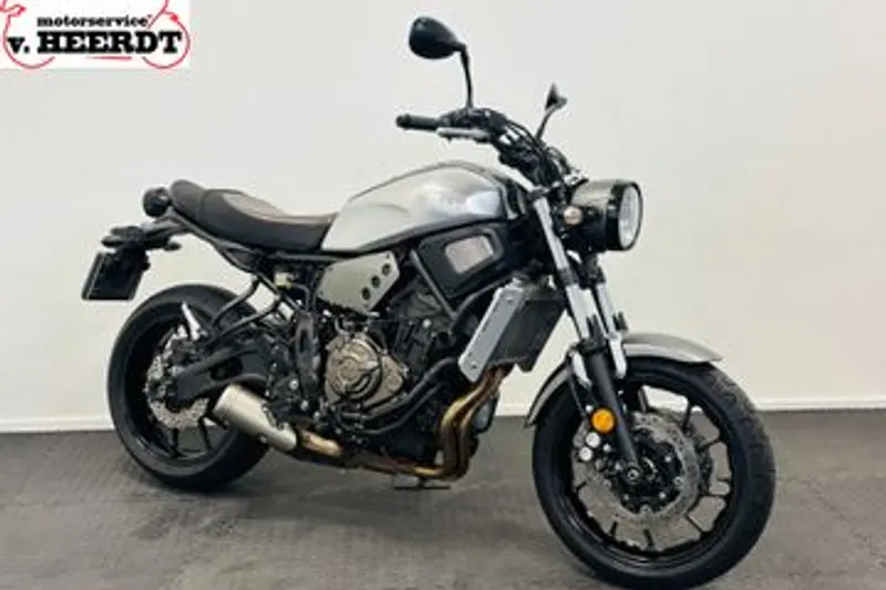 Yamaha XSR700 (2016)