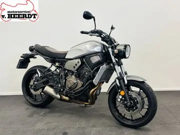 Yamaha XSR700 (2016) — foto 1