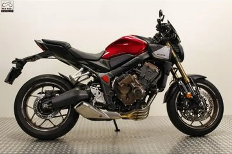Honda CB650R (2024)