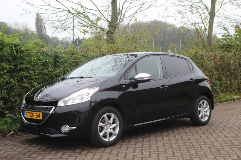 Peugeot 208 (2014)
