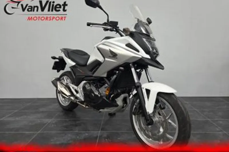 Honda NC750X (2016)