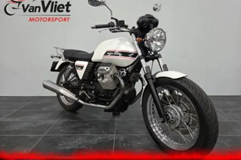 Moto Guzzi V7 (2011)
