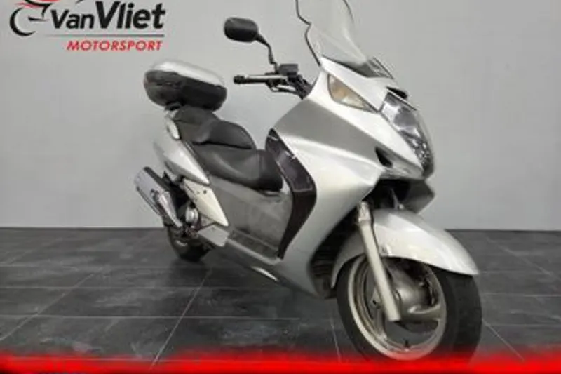 Honda FJS600 Silver Wing (2003)