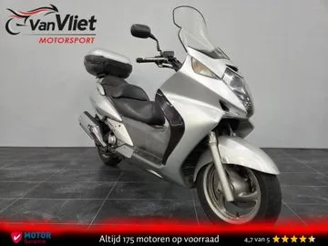 Honda FJS600 Silver Wing (2003) — foto 1