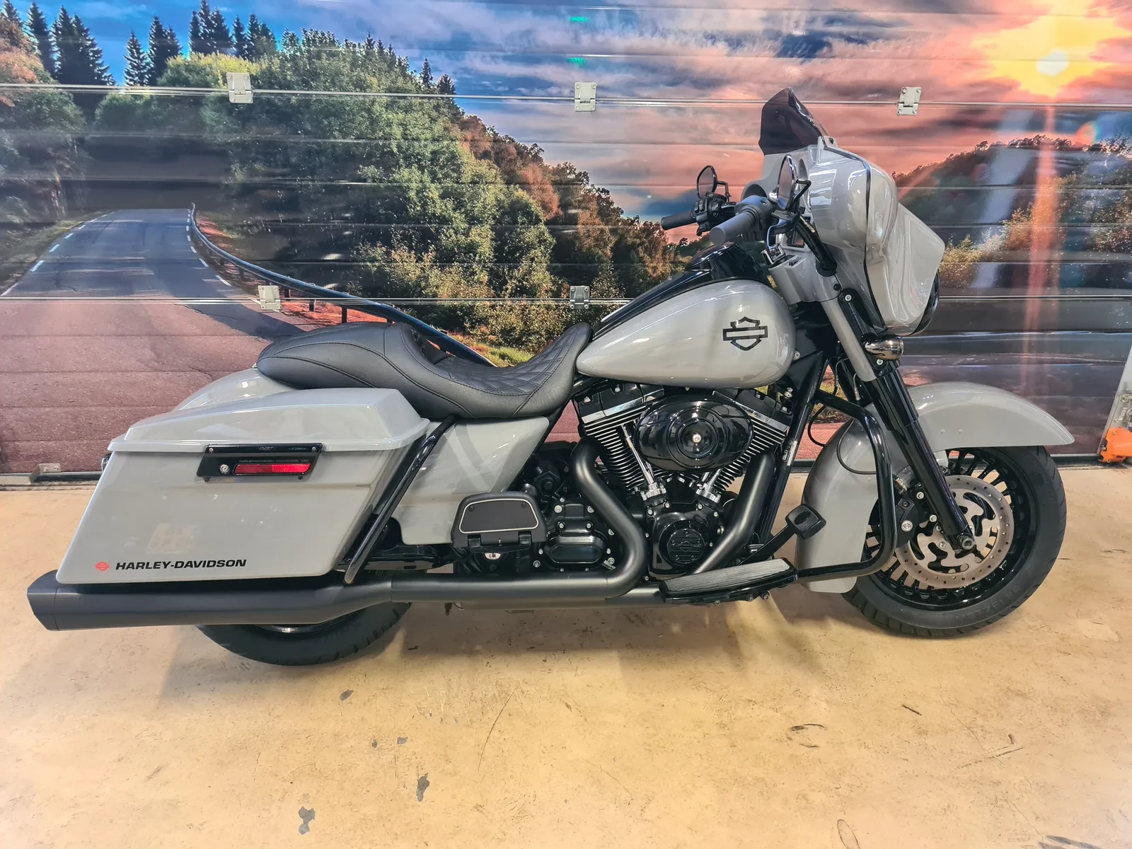 Harley-Davidson FLHX LOOK (2009) — foto 1