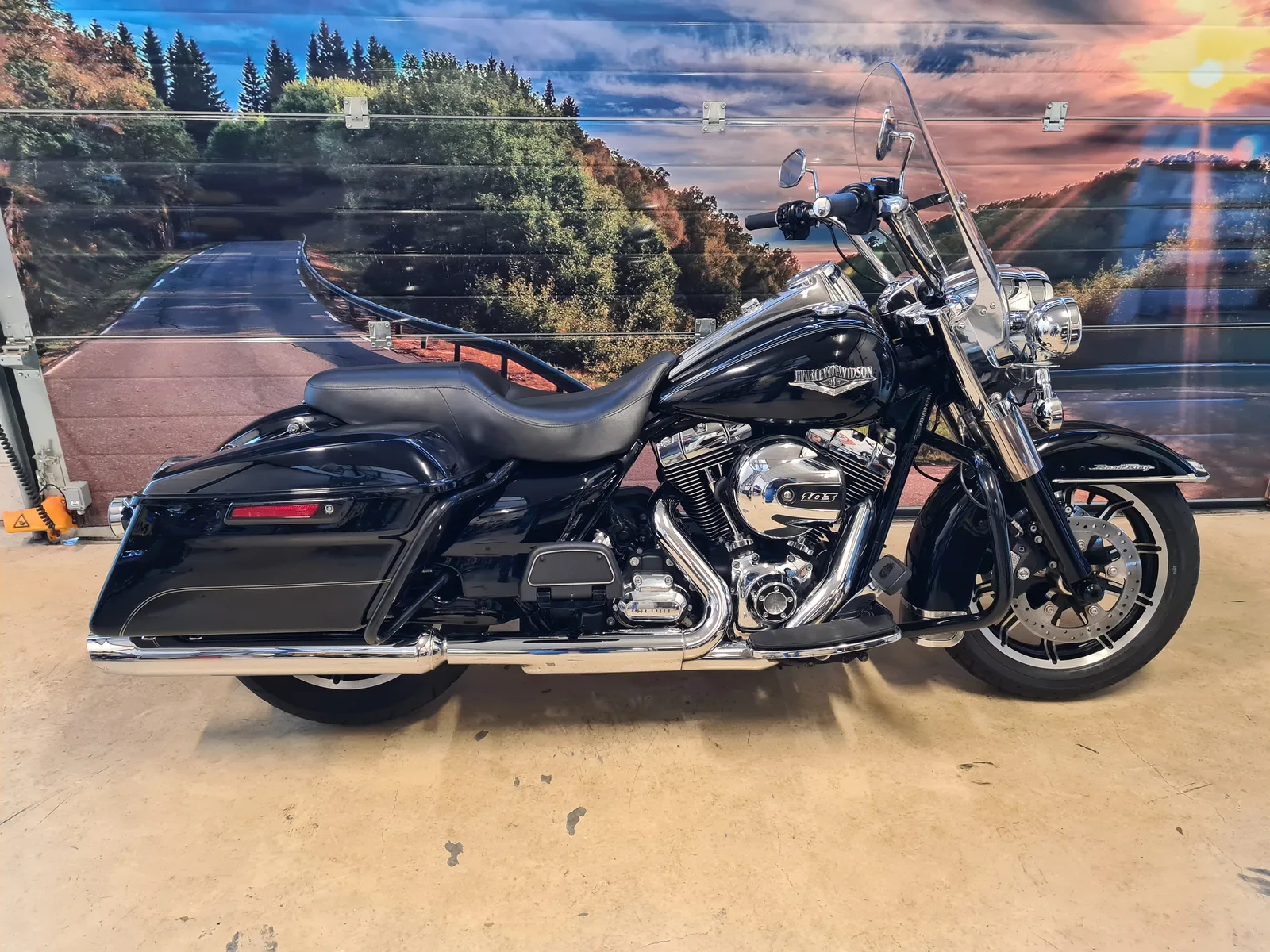 Harley-Davidson FLHR ROAD KING (2014) — foto 1