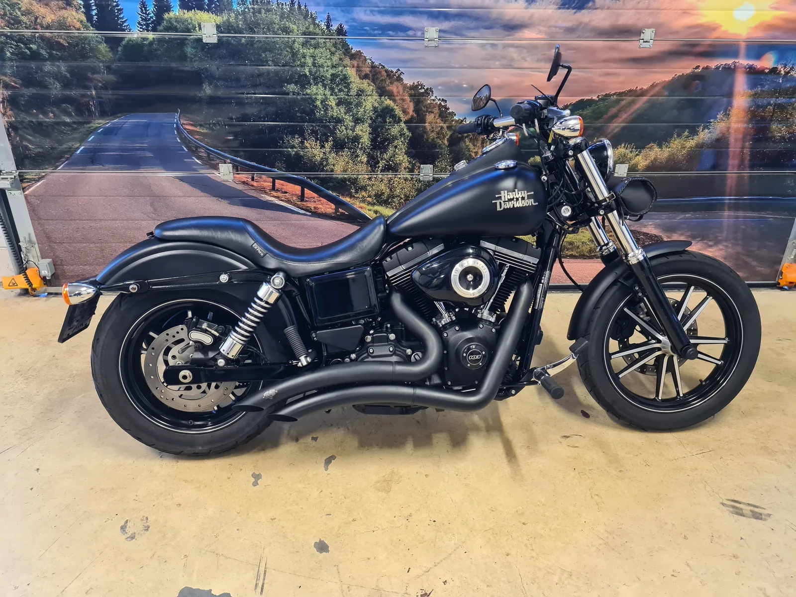 Harley-Davidson FXBB 5HD ORIGINEEL NL STREET BOB SPECIAL (2016) — foto 1
