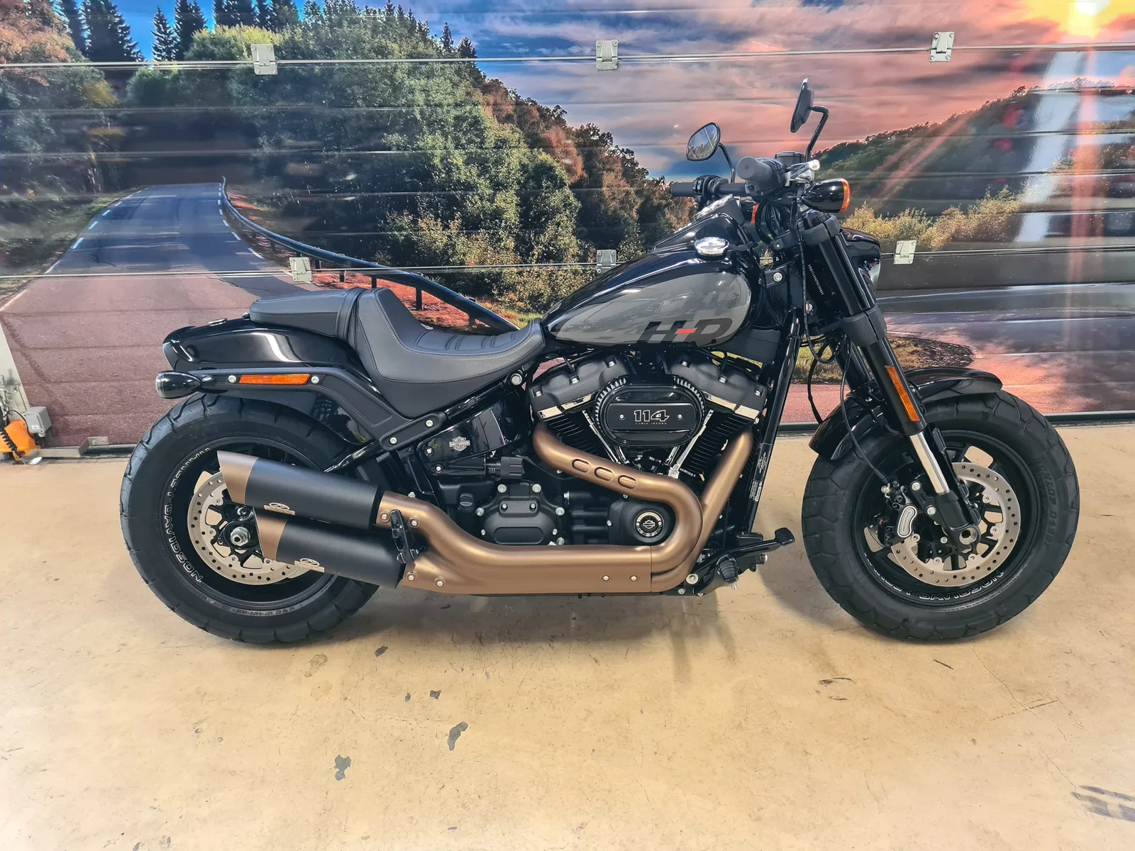 Harley-Davidson FXFBS 114 5HD FAT BOB (2023) — foto 1