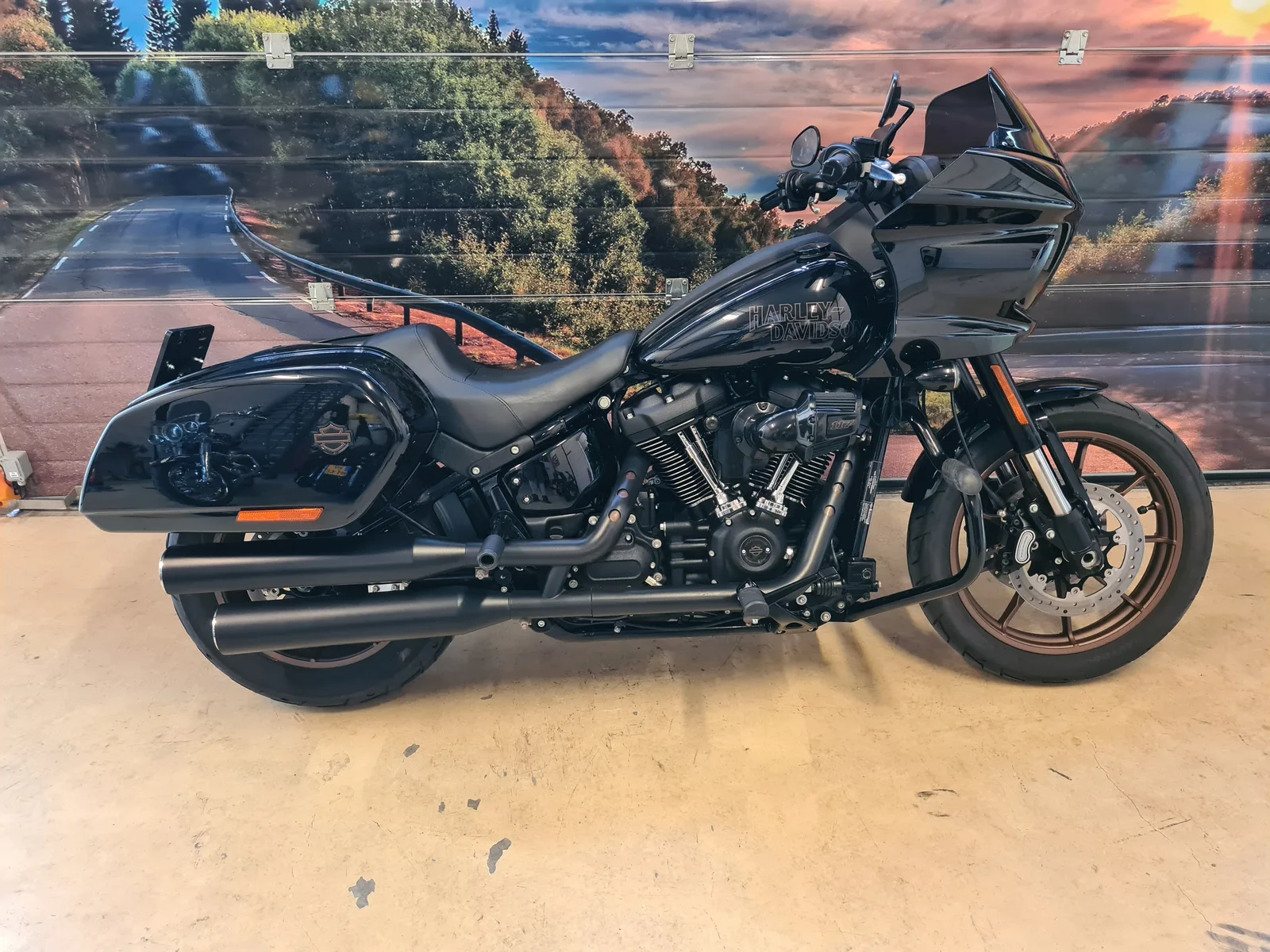 Harley-Davidson 5HD LOW RIDER ST (2024) — foto 1
