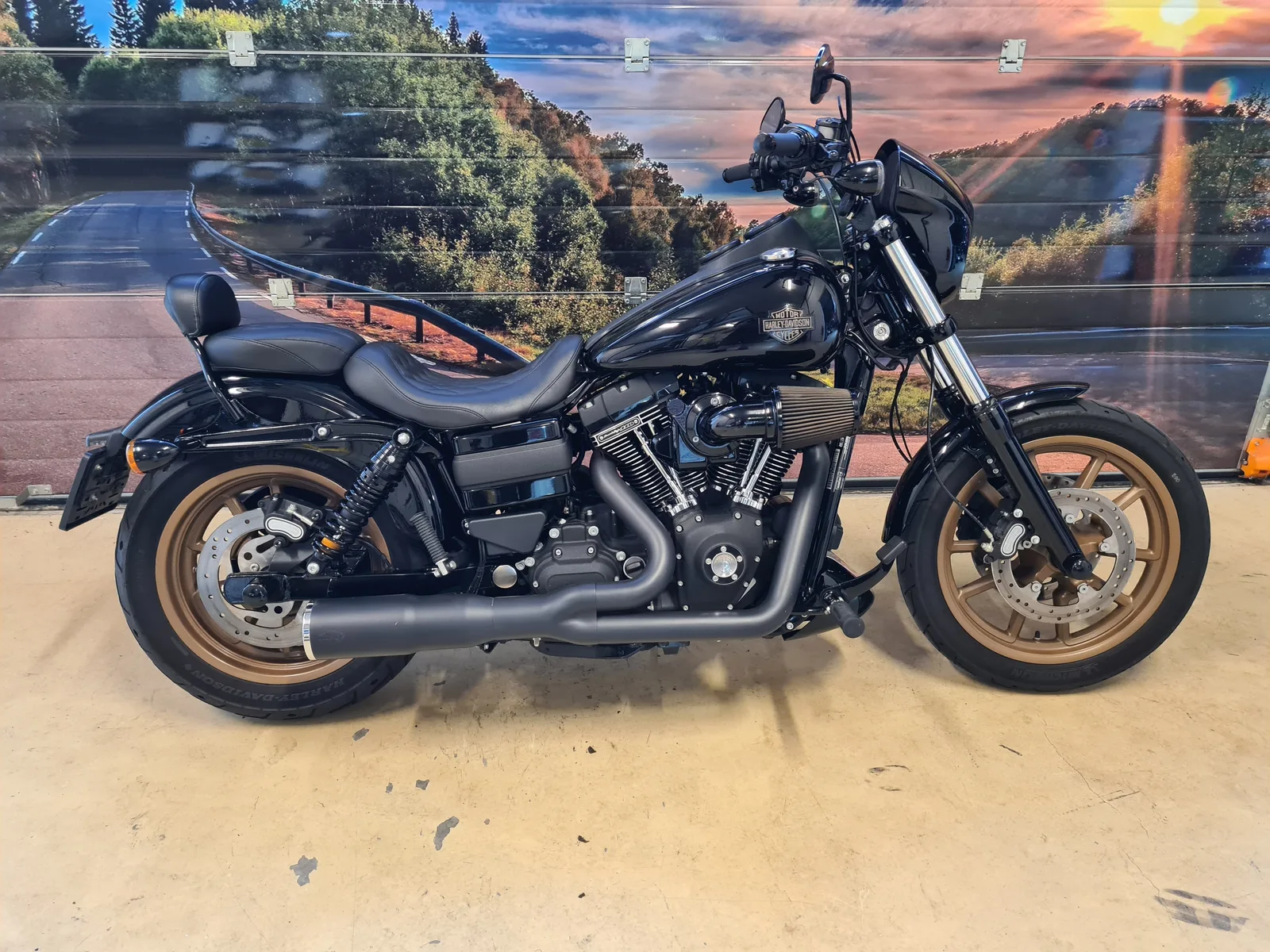 Harley-Davidson LOW Rider S (2016) — foto 1