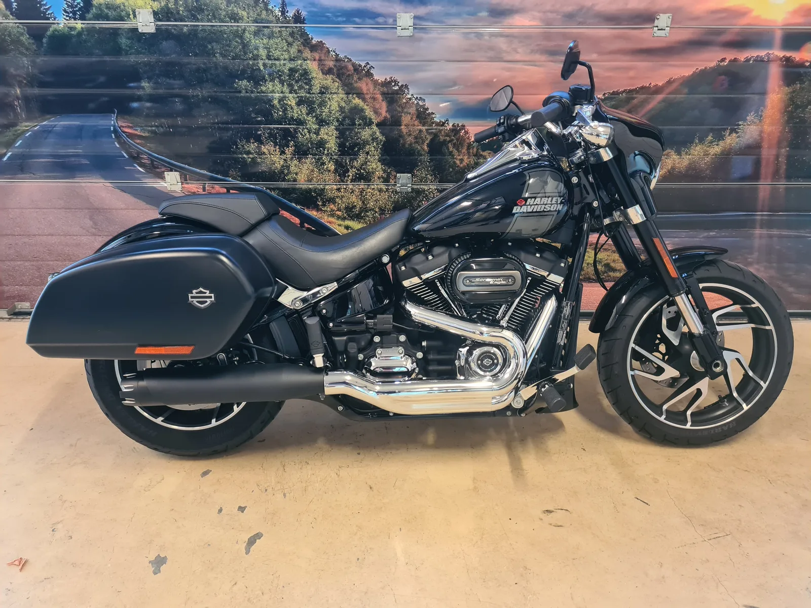 Harley-Davidson 1e EIGENAAR SPORTGLIDE (2023) — foto 1