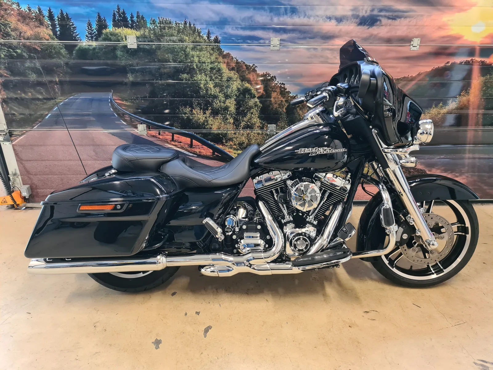 Harley-Davidson Street Glide (2014) — foto 1