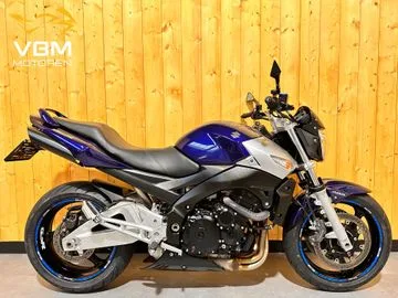 Suzuki GSR600 (2009) — foto 1