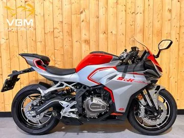 QJ Motor SRK 421 RR (2026) — foto 1