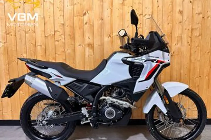 QJ Motor SRT 125 DX (2026)