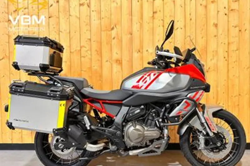 QJ Motor SRT 600 SX Touring (2025)