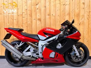 Yamaha YZF-R6 (2001) — foto 1