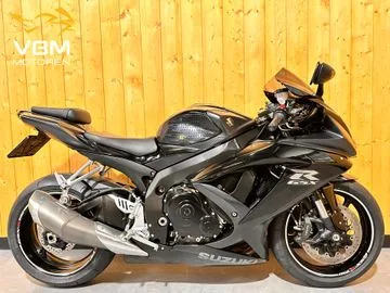 Suzuki GSX-R750 (2009) — foto 1
