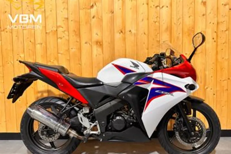 Honda CBR125R (2011)