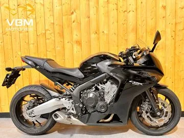 Honda CBR650F (2015) — foto 1