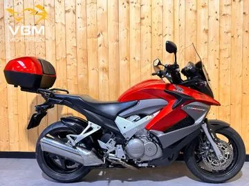 Honda VFR800 (2012) — foto 1