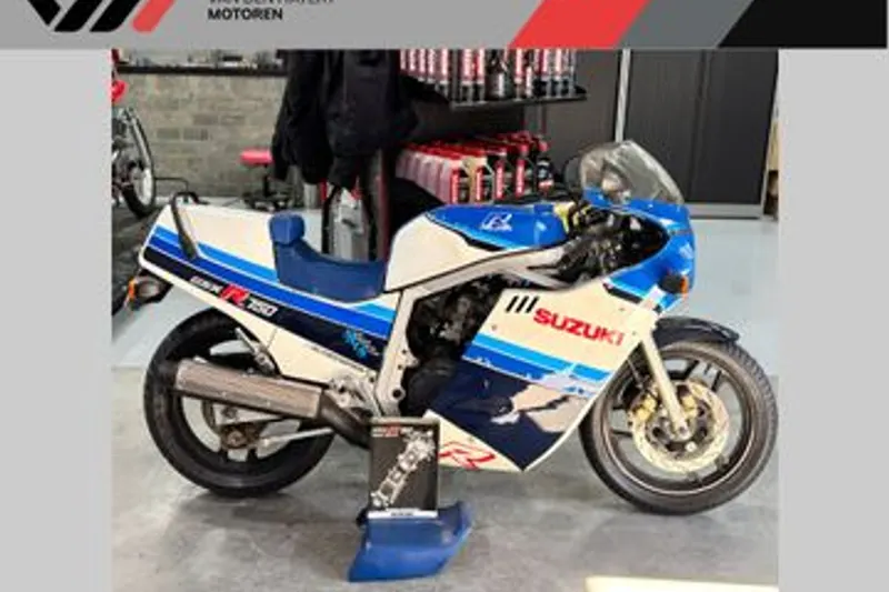 Suzuki GSX-R750 (1985)