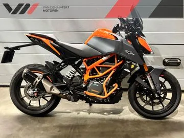 KTM 390 Duke (2024) — foto 1