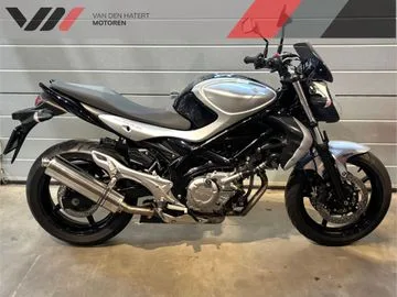 Suzuki SFV 650 Gladius (2011) — foto 1