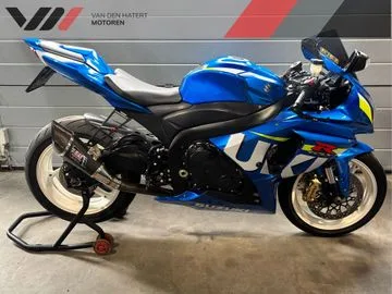 Suzuki GSX-R1000 (2015) — foto 1