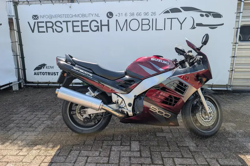 Suzuki RF 900 R (1997)