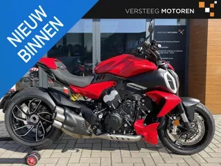 Ducati Diavel V4 (2023) — foto 1
