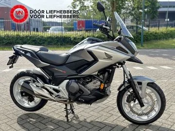 Honda NC750X (2017) — foto 1