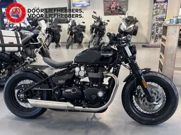 Triumph Bonneville Bobber (2024) — foto 1