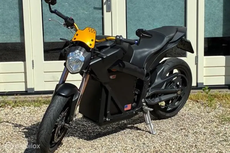 Zero S (2013)
